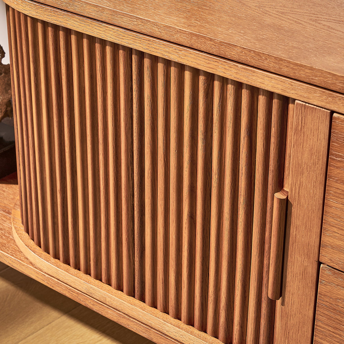 Rowan Oak Extendable Media Console 79"–114"