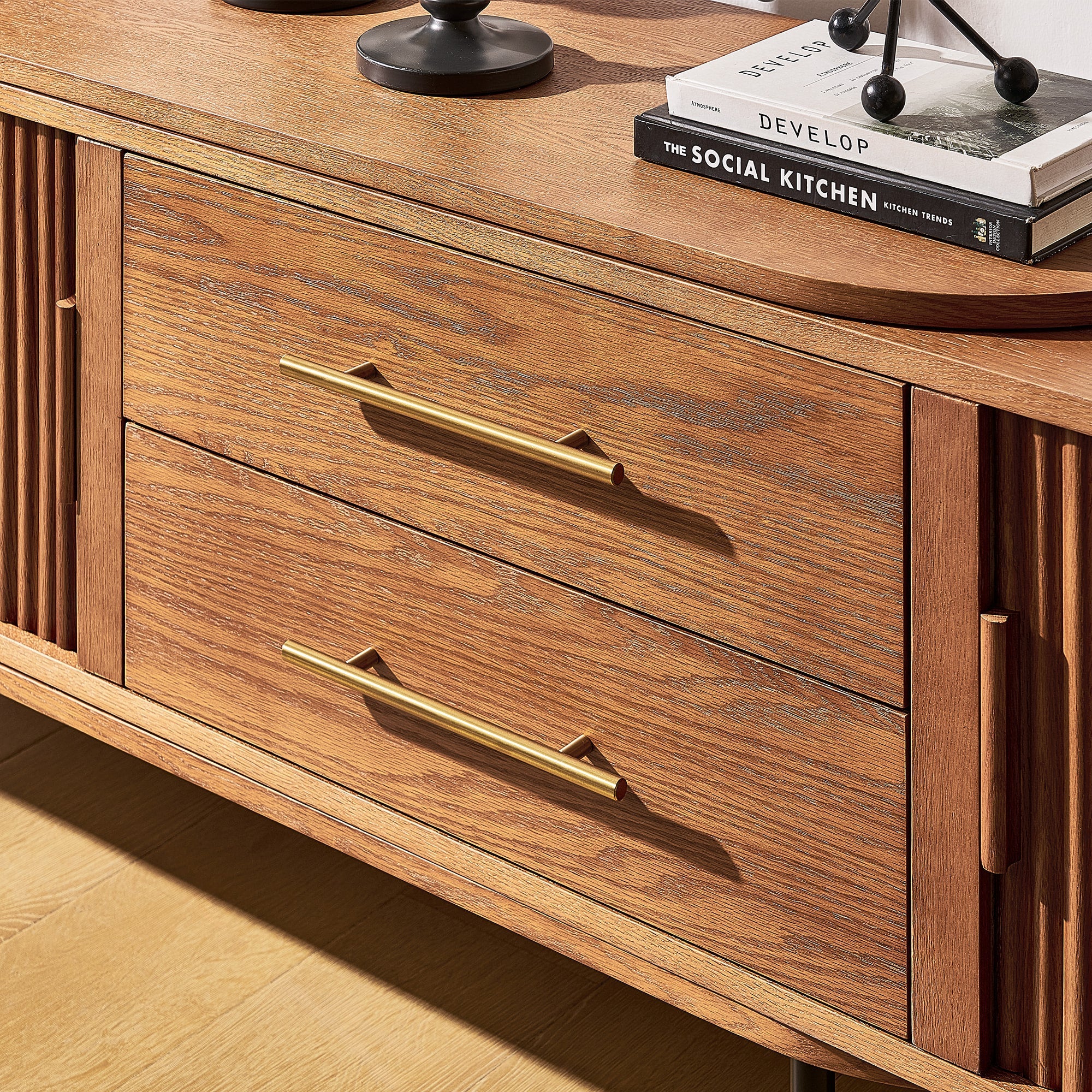 Rowan Oak Extendable Media Console 79"–114"